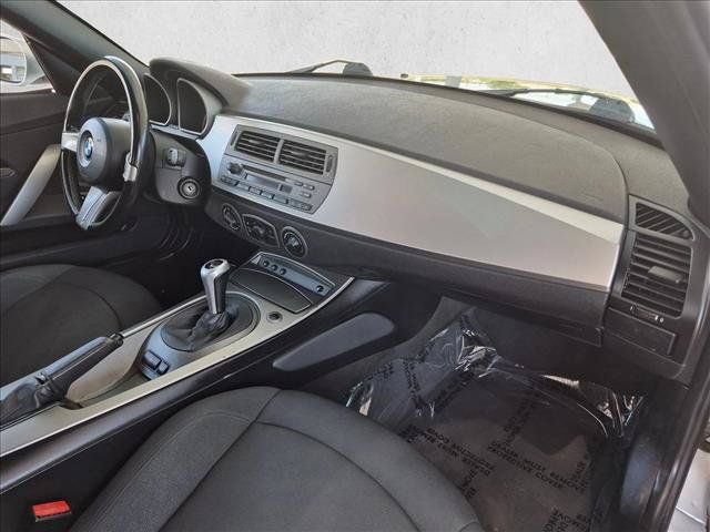Used 2003 BMW Z4 2.5i RWD image 16