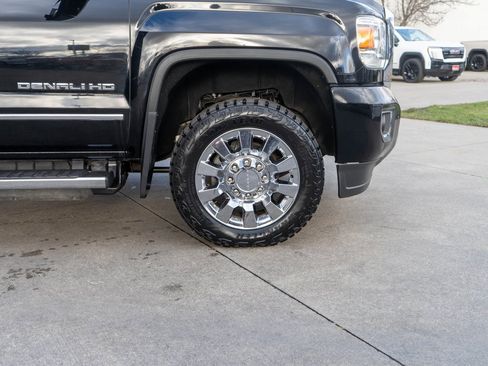 Used 2019 GMC Sierra 2500 Denali w/ Duramax Plus Package image 35