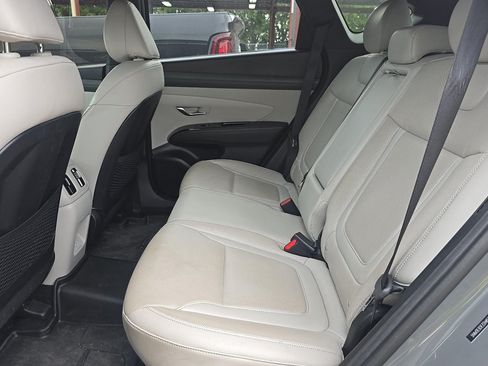 Used 2025 Hyundai Tucson Limited FWD image 14