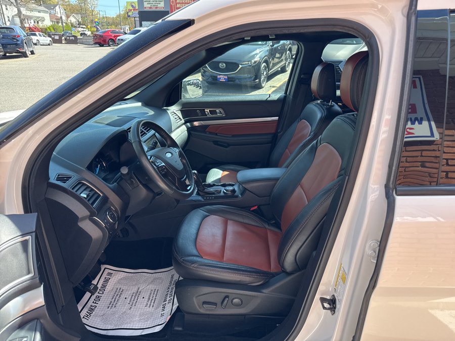 Used 2019 Ford Explorer XLT w/ Equipment Group 202A AWD/4WD image 16