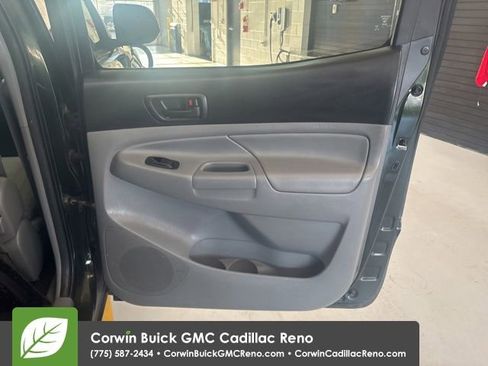 Used 2013 Toyota Tacoma 4x4 Double Cab w/ SR5 Pkg image 29