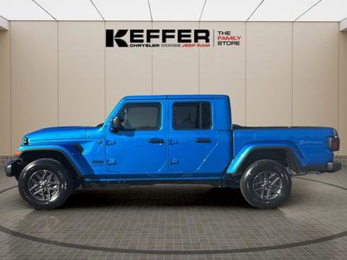 New 2026 Jeep Gladiator Sport image 2