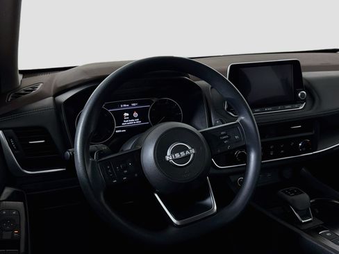 Used 2023 Nissan Rogue S FWD image 18