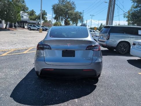 Used 2024 Tesla Model Y Long Range AWD/4WD image 6