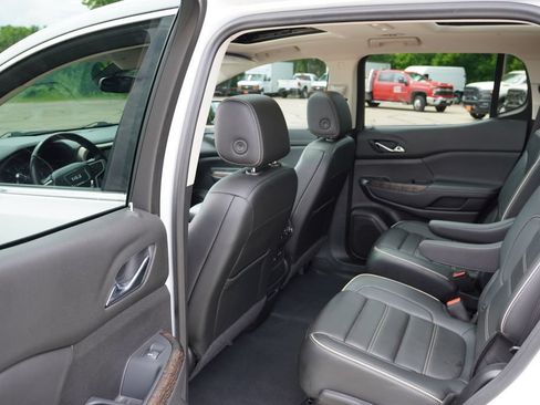 Certified 2022 GMC Acadia Denali w/ Trailering Package AWD/4WD image 16