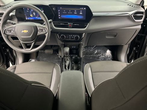Used 2025 Chevrolet TrailBlazer LT AWD/4WD image 34