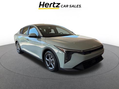 Used 2025 Kia K4 LXS FWD image 1
