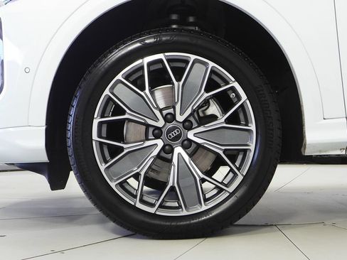 Used 2025 Audi Q5 Premium Plus w/ Premium Plus AWD/4WD image 5
