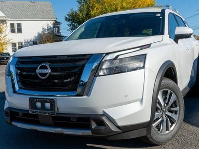 New 2025 Nissan Pathfinder SL