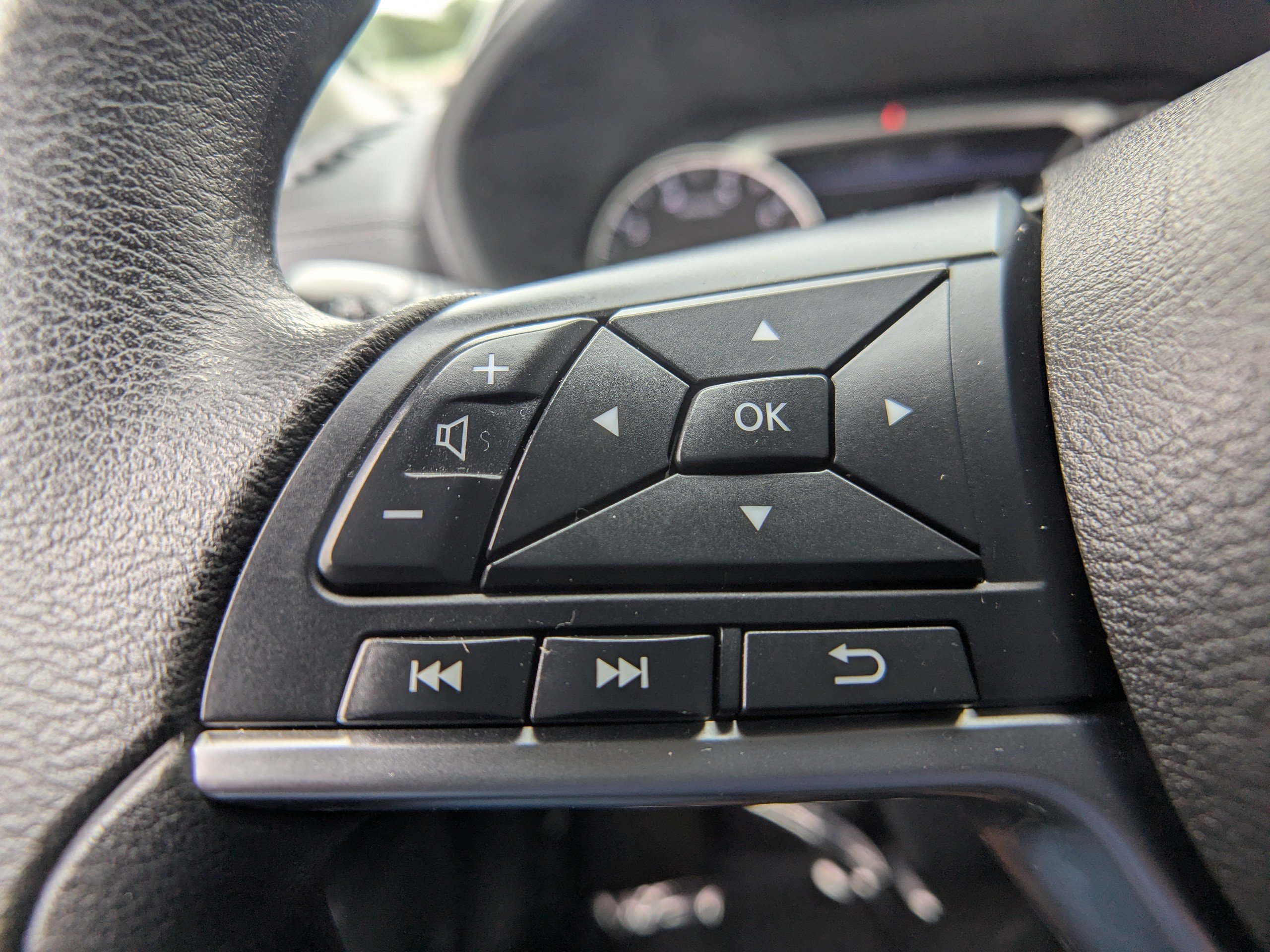 Used 2024 Nissan Sentra SV FWD image 23