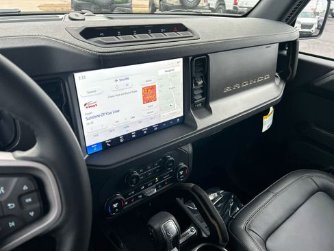 New 2025 Ford Bronco Badlands image 28