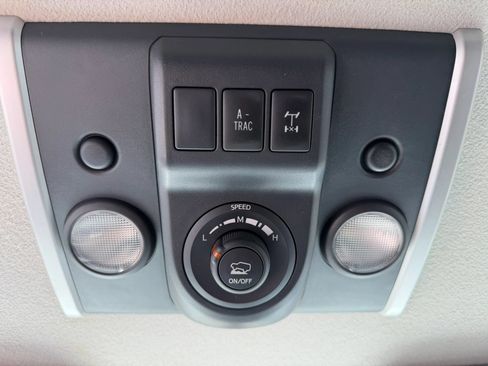 Used 2014 Toyota FJ Cruiser 4WD w/ Convenience Package image 36