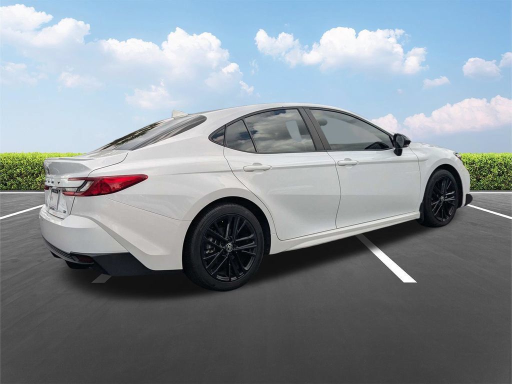 Used 2025 Toyota Camry SE FWD image 2