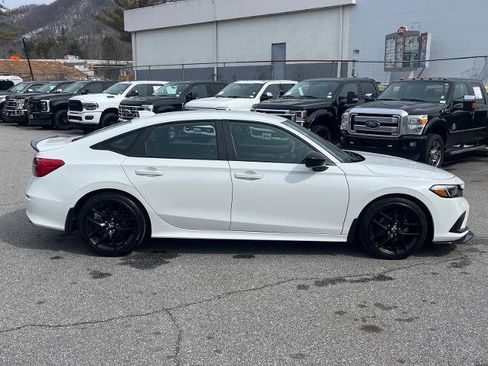 Used 2024 Honda Civic Sport image 2