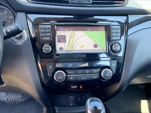 Used 2017 Nissan Rogue Sport SL w/ SL Premium Package AWD/4WD image 31