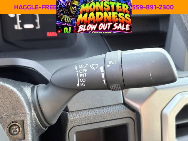 Used 2025 Toyota Tacoma SR5 AWD/4WD image 15