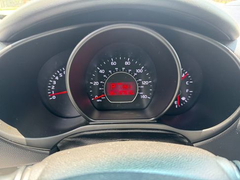 Used 2014 Kia Soul + image 16