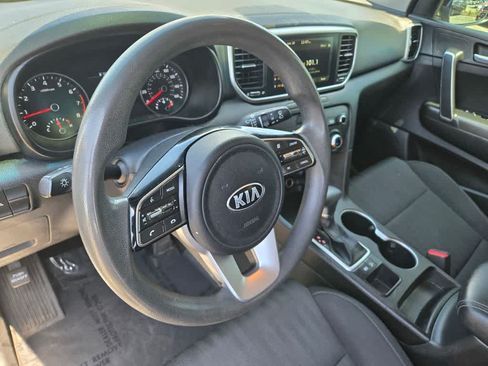 Used 2021 Kia Sportage LX FWD image 11