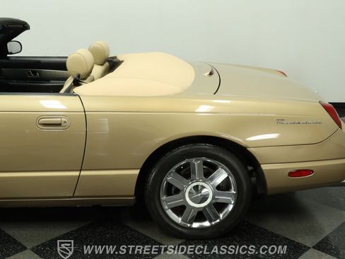 Used 2005 Ford Thunderbird image 23