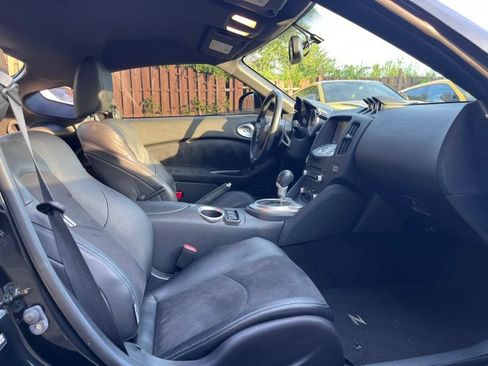 Used 2015 Nissan 370Z Touring RWD image 12