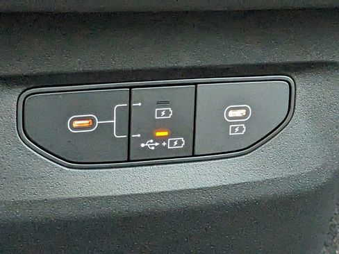 Used 2025 Kia EV6 Light w/ Light LR Technology Package RWD image 27
