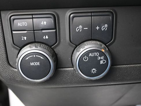 Used 2021 Chevrolet Tahoe Z71 w/ Rear Media and Nav Package image 23