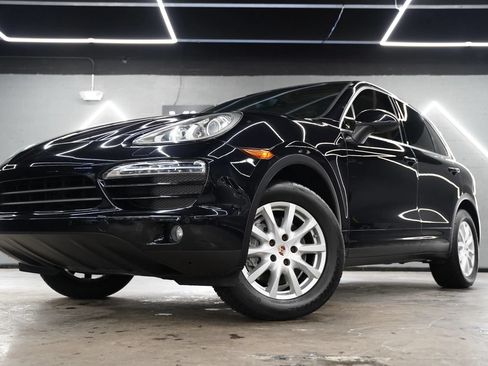 Used 2014 Porsche Cayenne AWD/4WD image 2