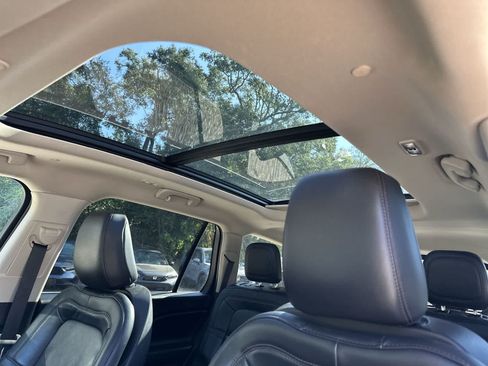 Used 2024 Lincoln Aviator Reserve AWD/4WD image 22