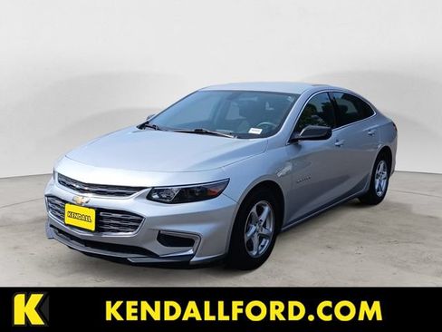 Used 2018 Chevrolet Malibu LS FWD image 1