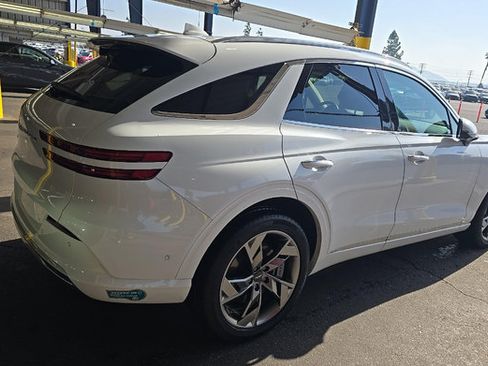 Used 2025 Genesis Electrified GV70 AWD/4WD image 3