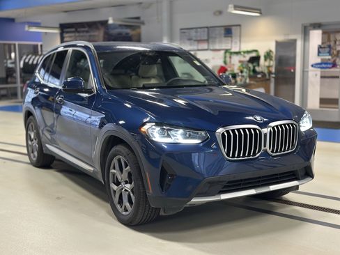Used 2023 BMW X3 xDrive30i w/ Convenience Package image 3