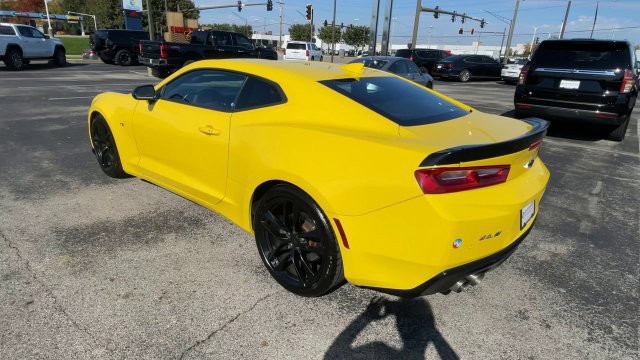 Used 2017 Chevrolet Camaro LT RWD image 8