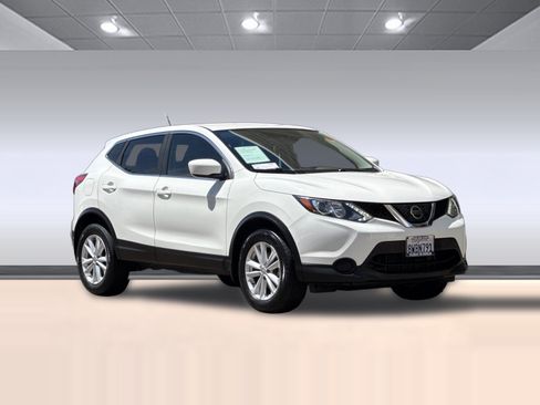 Used 2018 Nissan Rogue Sport S w/ S Appearance Package AWD/4WD image 6
