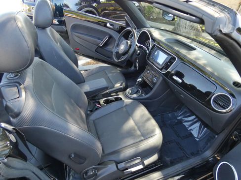 Used 2014 Volkswagen Beetle 2.5 FWD image 17