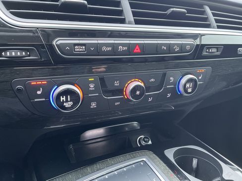 Used 2019 Audi Q7 3.0T Premium w/ Convenience Package image 20