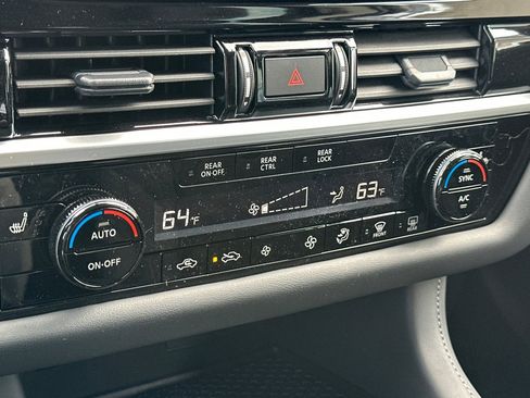 New 2025 Nissan Pathfinder SV w/ Black Appearance Package image 18