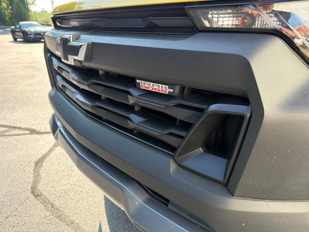 Used 2024 Chevrolet Colorado Trail Boss AWD/4WD image 16
