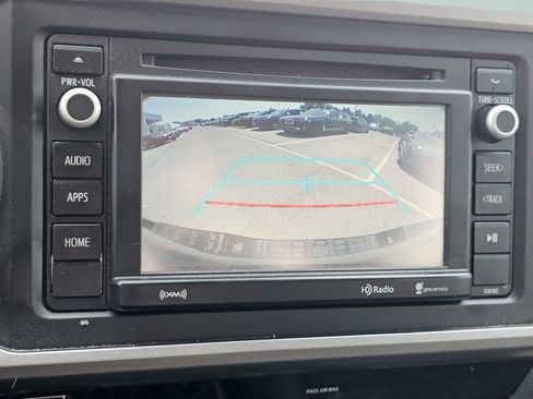 Used 2018 Toyota Tacoma SR5 RWD image 8