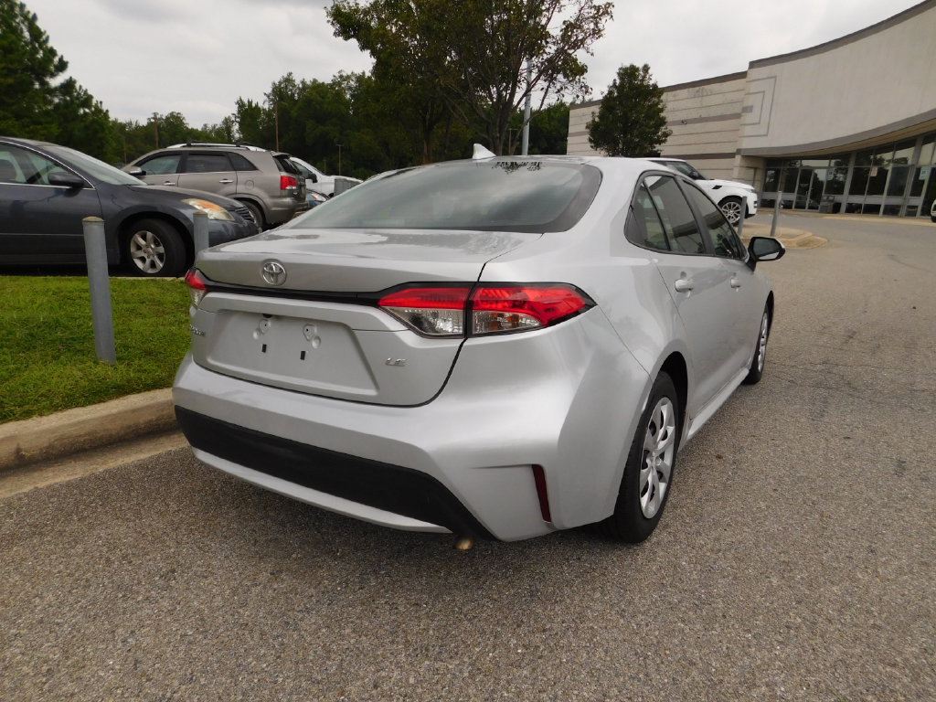 Used 2022 Toyota Corolla LE FWD image 6
