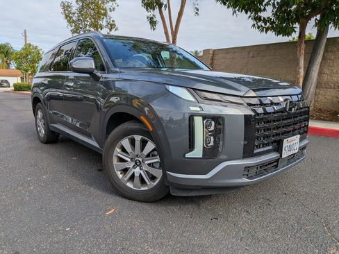 Used 2025 Hyundai Palisade SEL FWD image 3