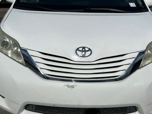 Used 2016 Toyota Sienna LE image 9