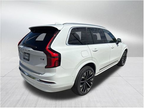 New 2026 Volvo XC90 B6 Plus w/ Protection Package Premier image 4