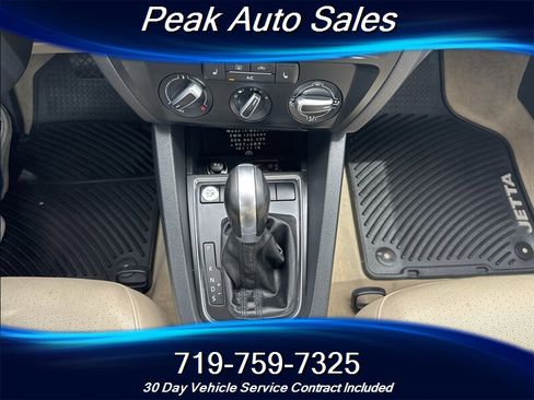 Used 2016 Volkswagen Jetta SE image 18