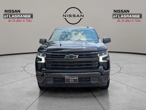 Used 2023 Chevrolet Silverado 1500 RST w/ Convenience Package II AWD/4WD image 2