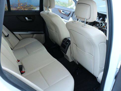 Used 2015 Mercedes-Benz GLK 350 GLK 350 4MATIC AWD 4dr SUV image 18