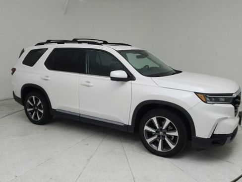 Used 2025 Honda Pilot Elite image 7