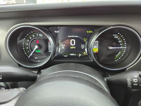 Used 2023 Jeep Wrangler Unlimited w/ Cold Weather Group image 15