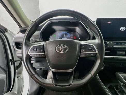 Used 2024 Toyota Grand Highlander FWD image 17
