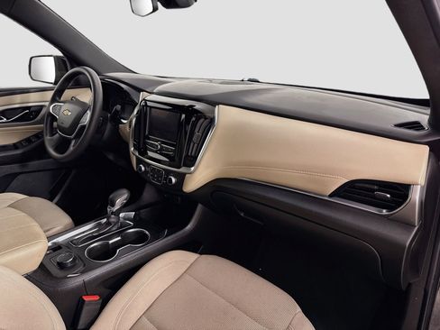 Used 2022 Chevrolet Traverse LS FWD image 30