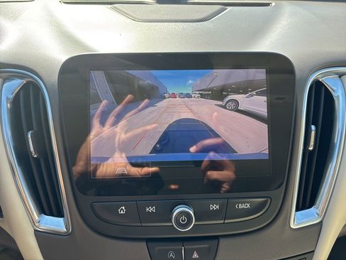 Used 2024 Chevrolet Malibu LT image 24